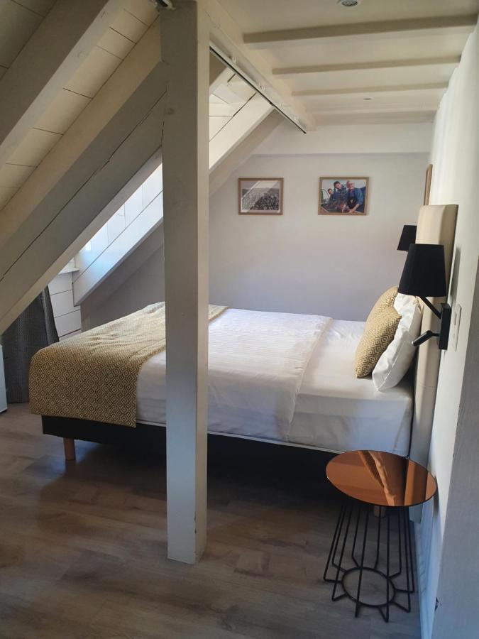 L'Hotel By Hostellerie Du Chateau Роле Екстериор снимка