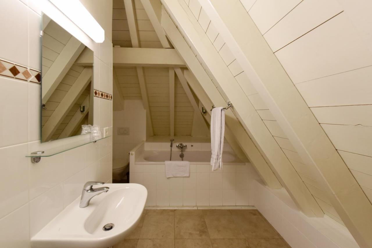 L'Hotel By Hostellerie Du Chateau Роле Екстериор снимка