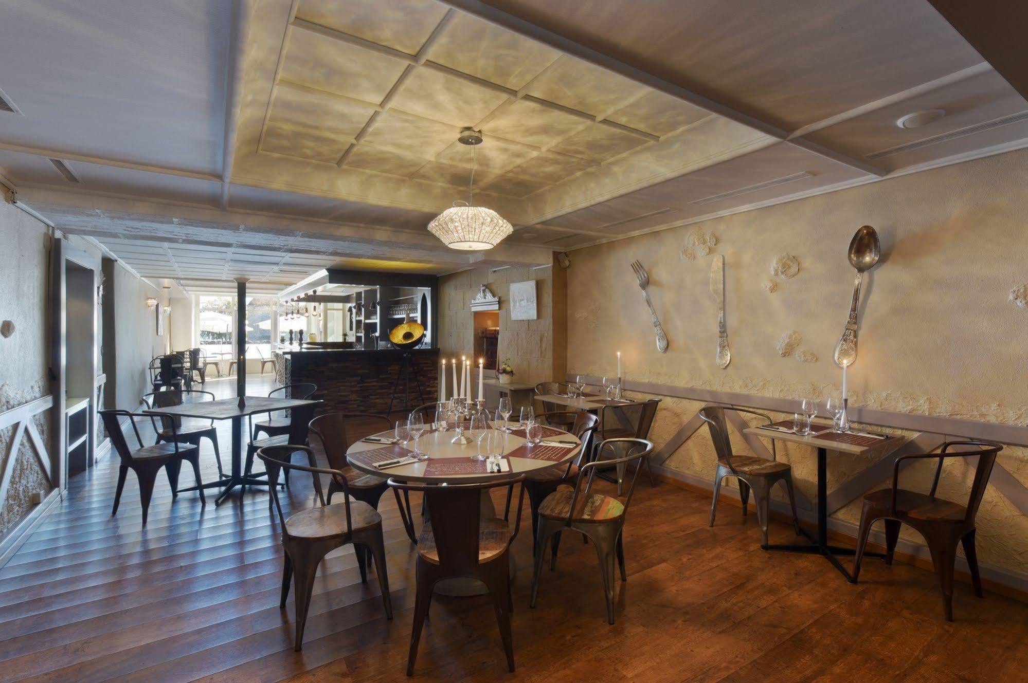 L'Hotel By Hostellerie Du Chateau Роле Екстериор снимка