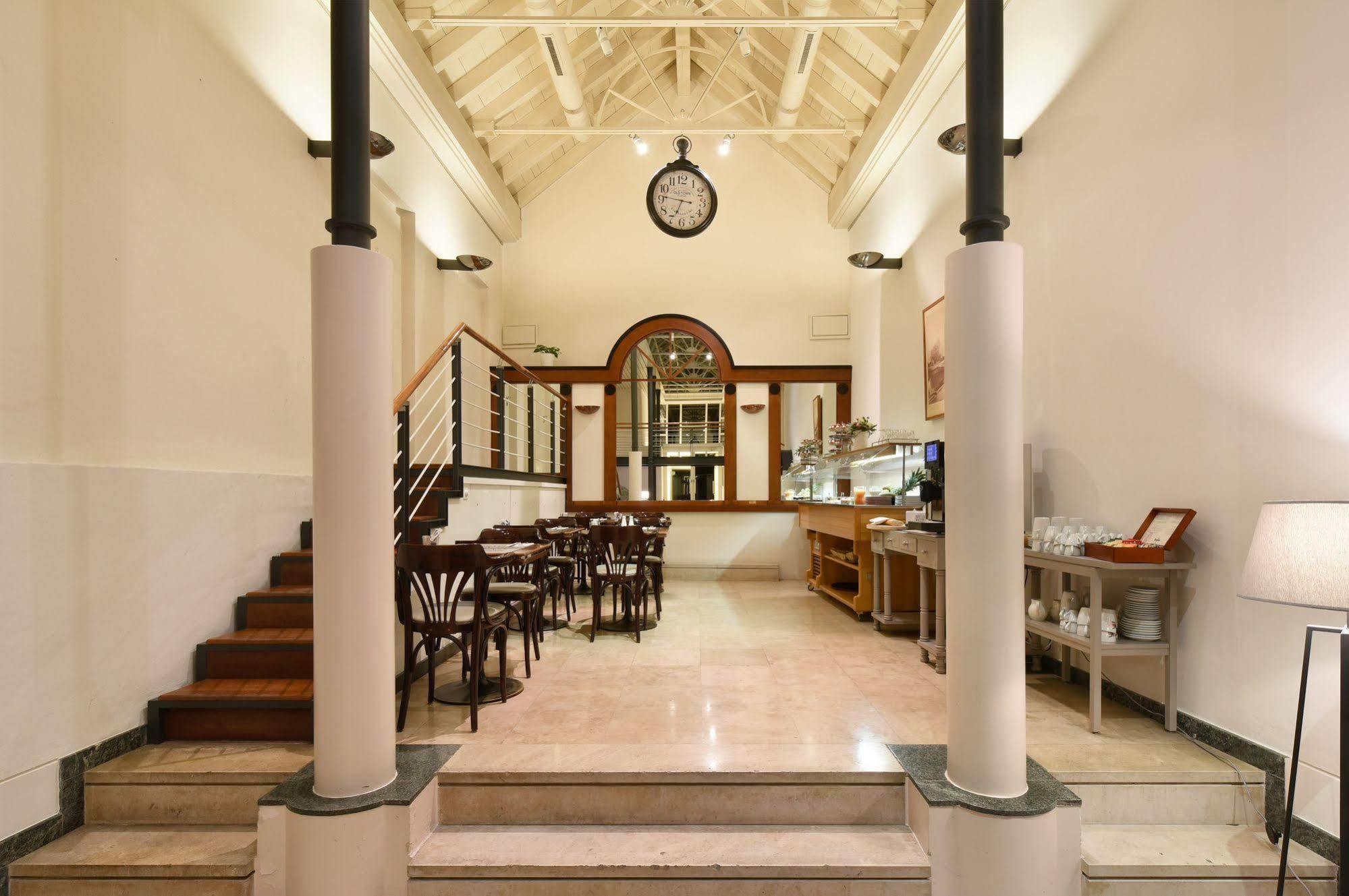 L'Hotel By Hostellerie Du Chateau Роле Екстериор снимка